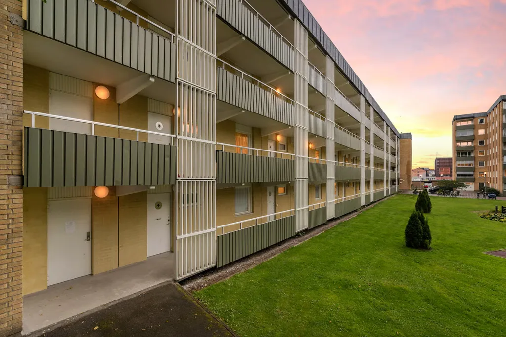 Aed - Two-Bedroom Flat with West-Facing Balcony in Gävle