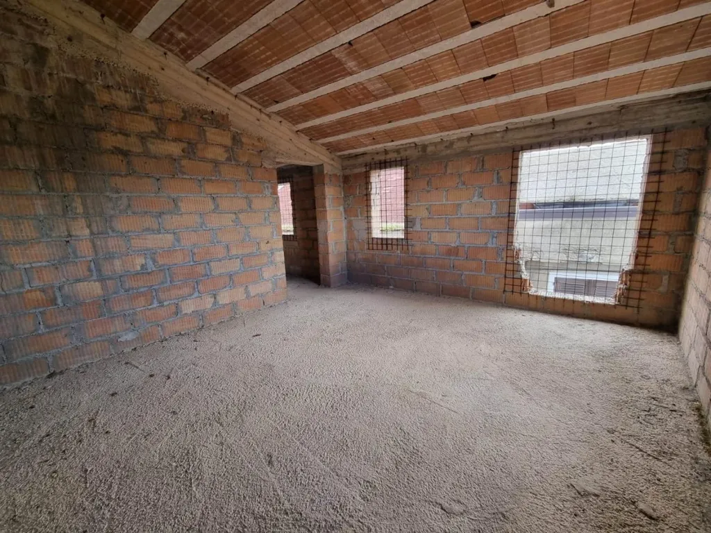 Toad - Twin Apartments with Potential in Montefusco