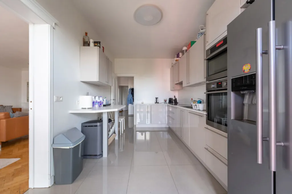 Köök - 3-Bedroom Apartment with Terraces in Uccle