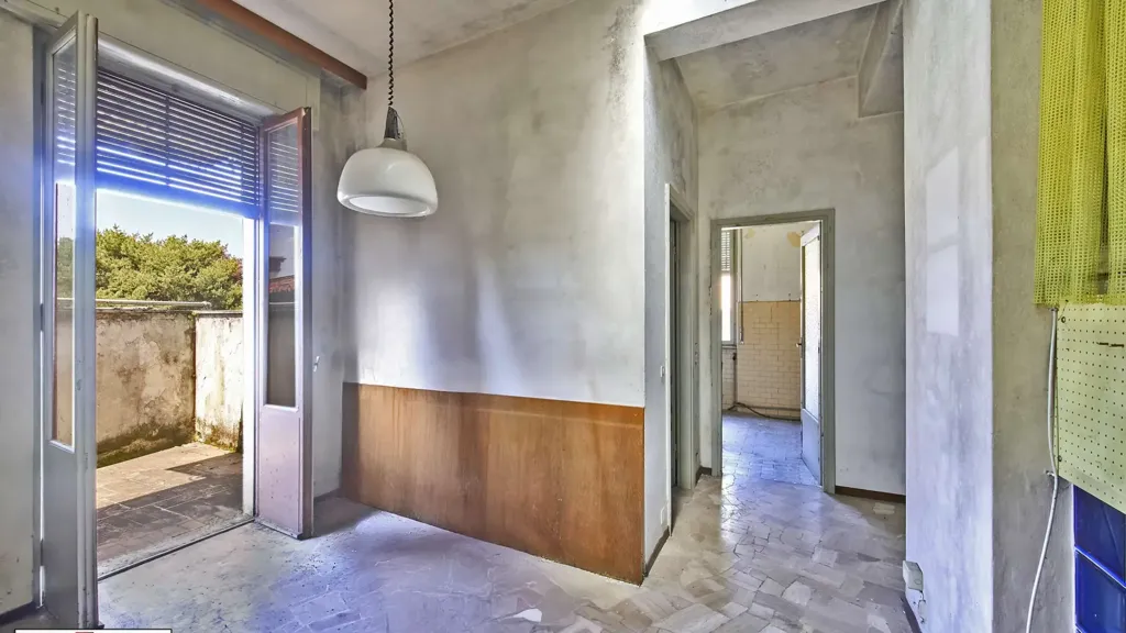 Entrée - Bifurcated Villa with Garden in Villa Guardia