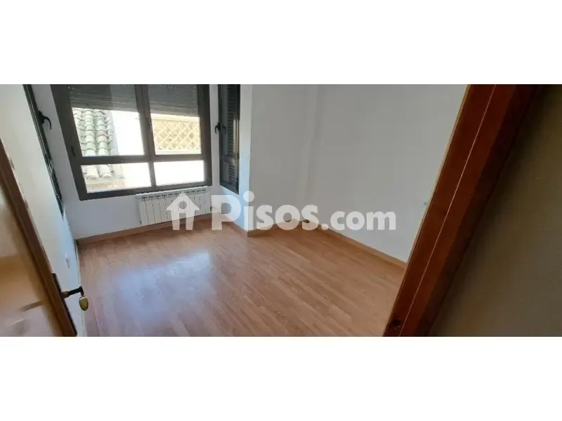 Pièces - Chalet with Business Space in Sariñena
