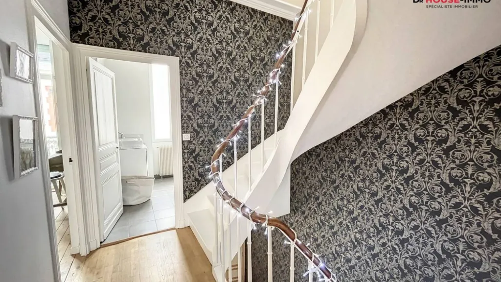 Rooms - Modernised Townhouse with Garden in Périgueux