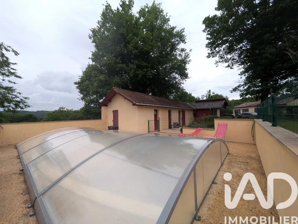 Piscine - Maison avec Piscine et Dépendance à Marnac