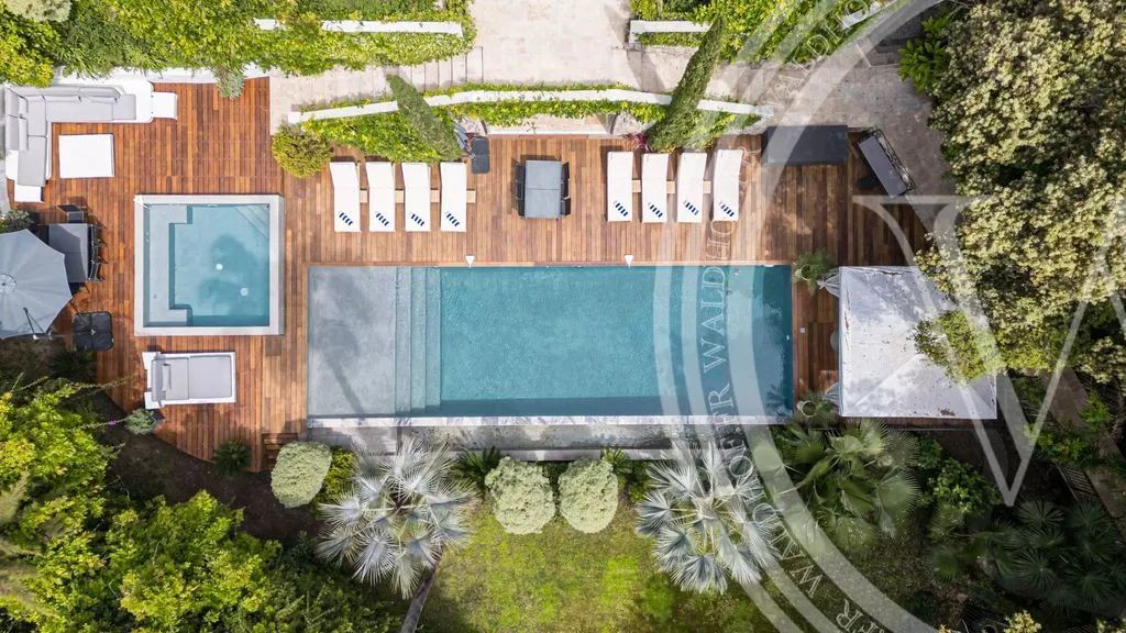 Vue aérienne - Hôtel Particulier Luxueux avec Vue Mer à Cannes