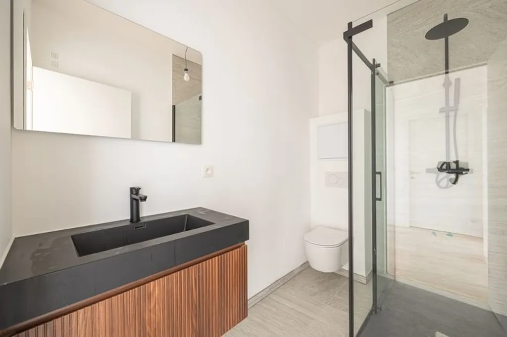 Vannitoad - Penthouse with Terrace in Antwerp