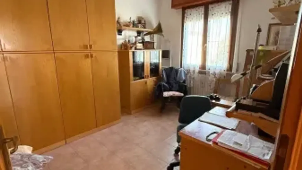 Bureau - Apartment with Private Garden in Rosignano Marittimo