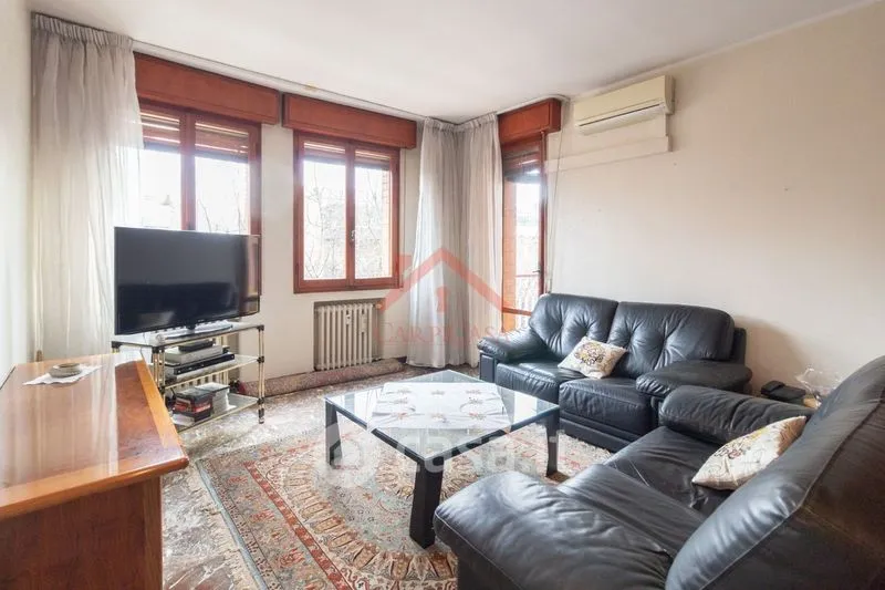Elutuba - Pietra-Faced Apartment with Balcony in Carpi