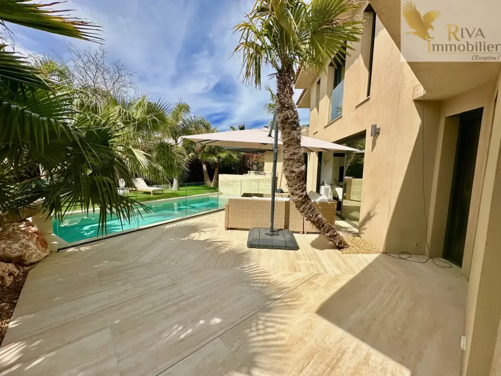 Piscine - Villa avec piscine et jardin à Sanary-sur-Mer