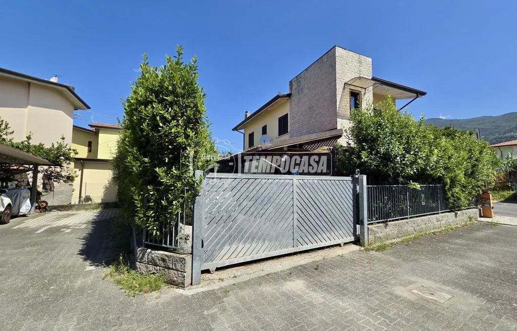 Välivaade - Rustic Villa with Garden in Castagnola, Massa