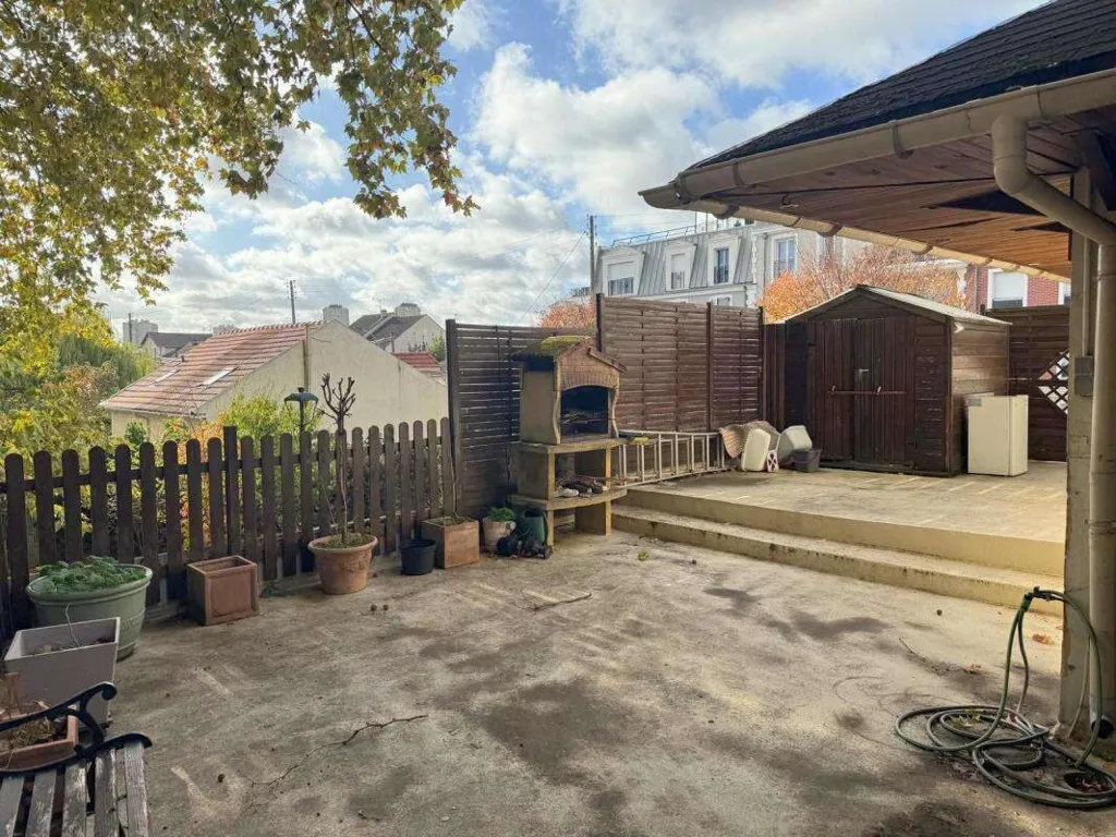 Jardin - Immeuble avec Terrasse et Parking au Blanc-Mesnil