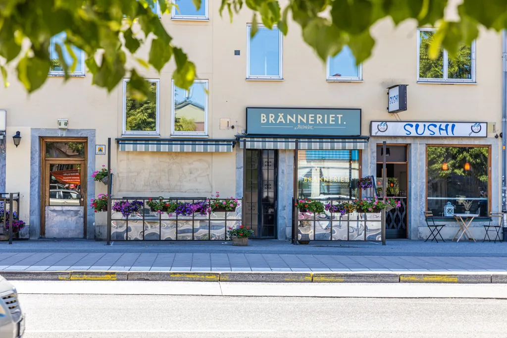 Välivaade - Charming 2-Bedroom with Balcony in Årsta