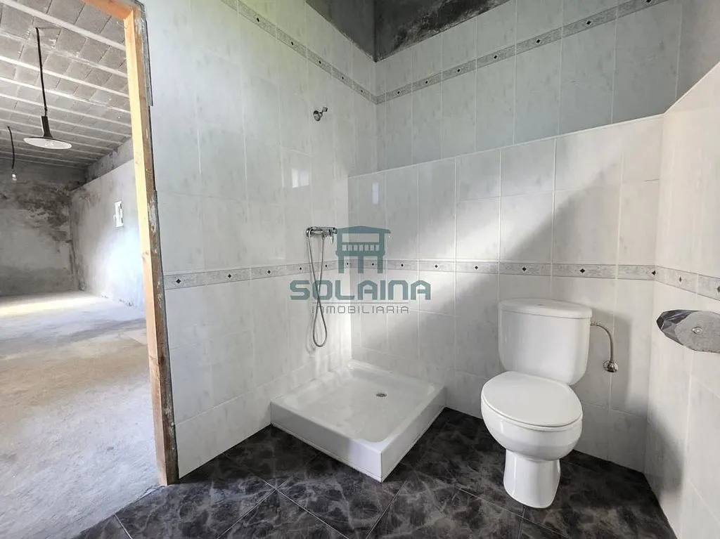 Salles de bain - Chalet with Terraces in Merca, A Coruña
