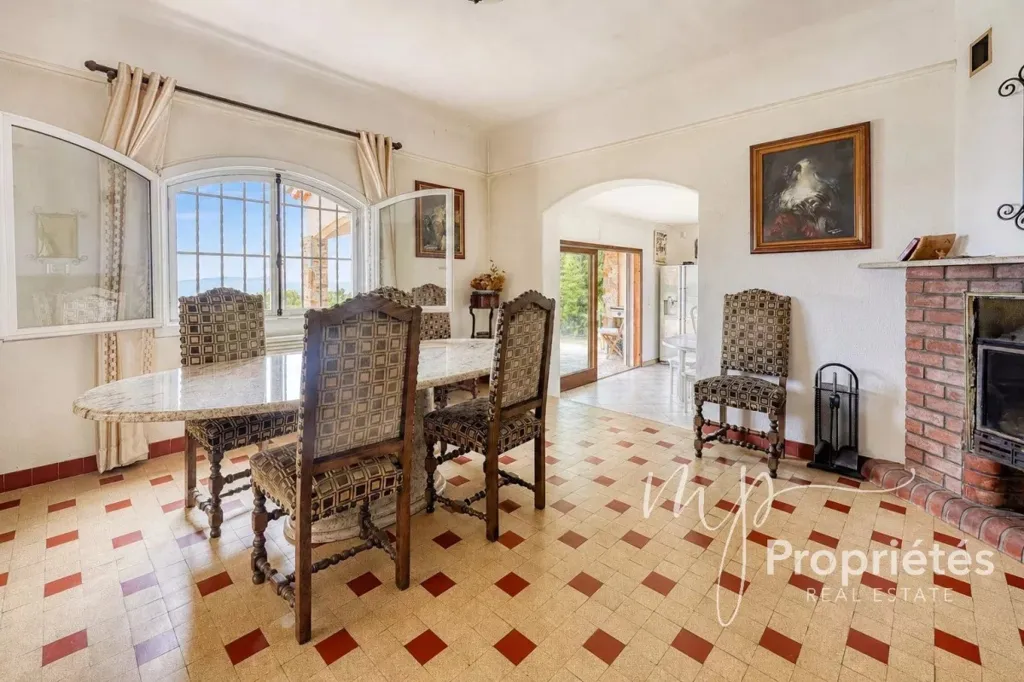 Salle à manger - Villa Vue Mer Panoramique à Rayol-Canadel