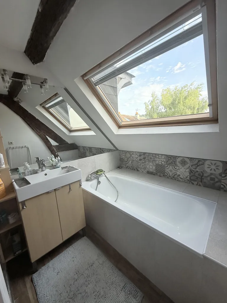 Salles de bain - Appartement Traversant avec Cheminée à Rouen