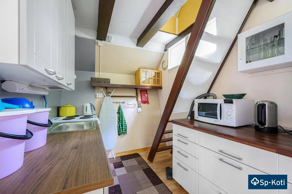Cuisine - Cottage with Sauna in Forested Area