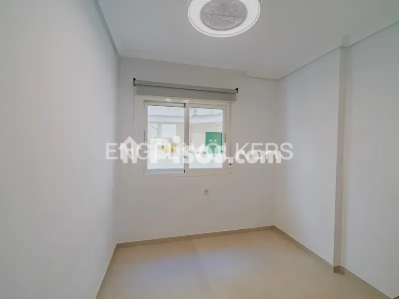 Rooms - Modern Flat with Golf View in Alicante
