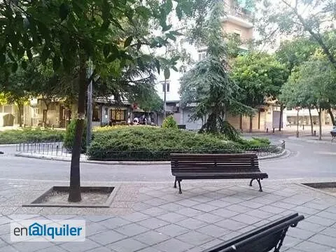 Shared Flat with 3 Rooms in Plaza de Toros, Granada