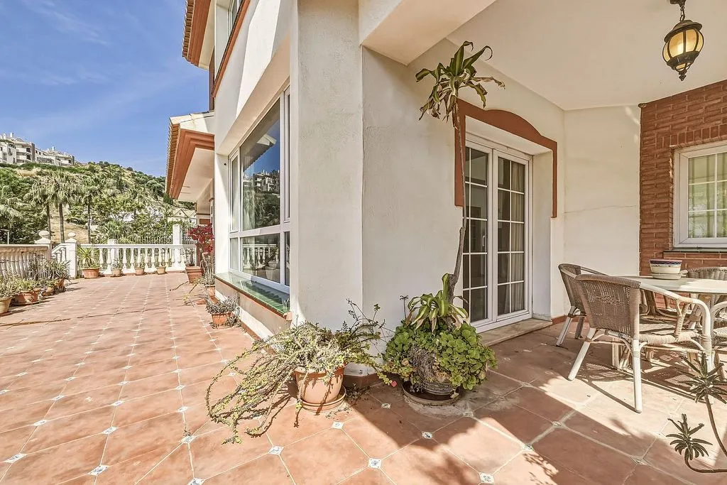 Terrass - Chalet with Pool and Terrace in Torrequebrada
