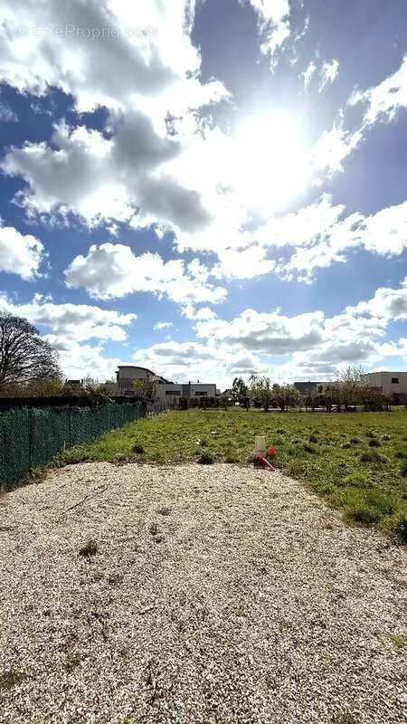 Aed - Viabilised Plot in Quiet Setting
