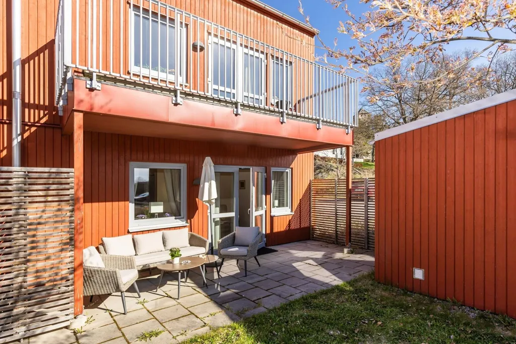 Terrass - Modern Flat with Garden in Strängnäs