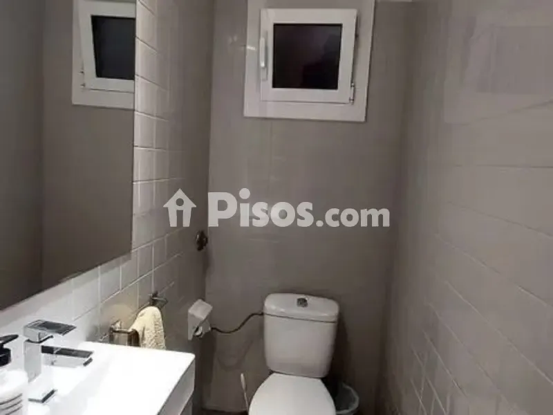 Vannitoad - Apartment for Renovation with Double Orientation in Eixample