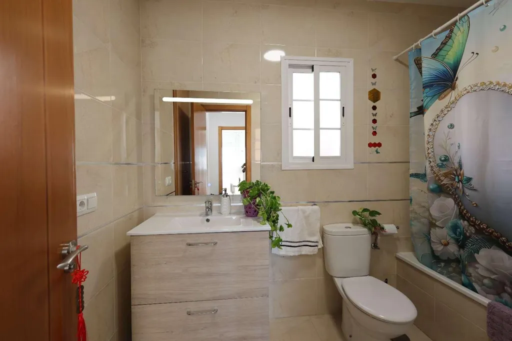 Vannitoad - South-Facing Villa with Sea Views in Torrox Park
