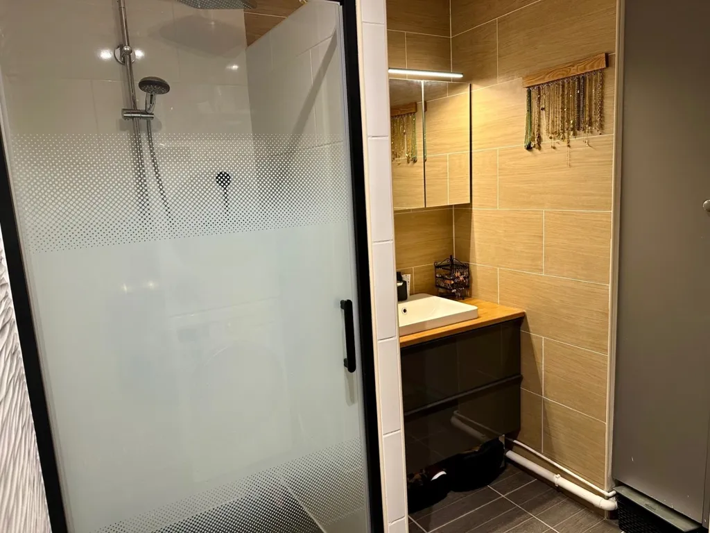 Salles de bain - Appartement 6 Pièces avec Vue Dégagée à Parly 2