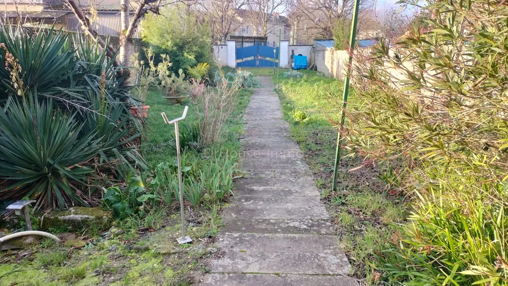 Garden - Town House with Garden in Les Ormes Centre