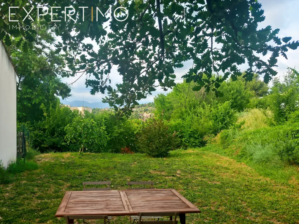 Jardin - Maison Récemment Construite avec Jardin et Garage à Apt