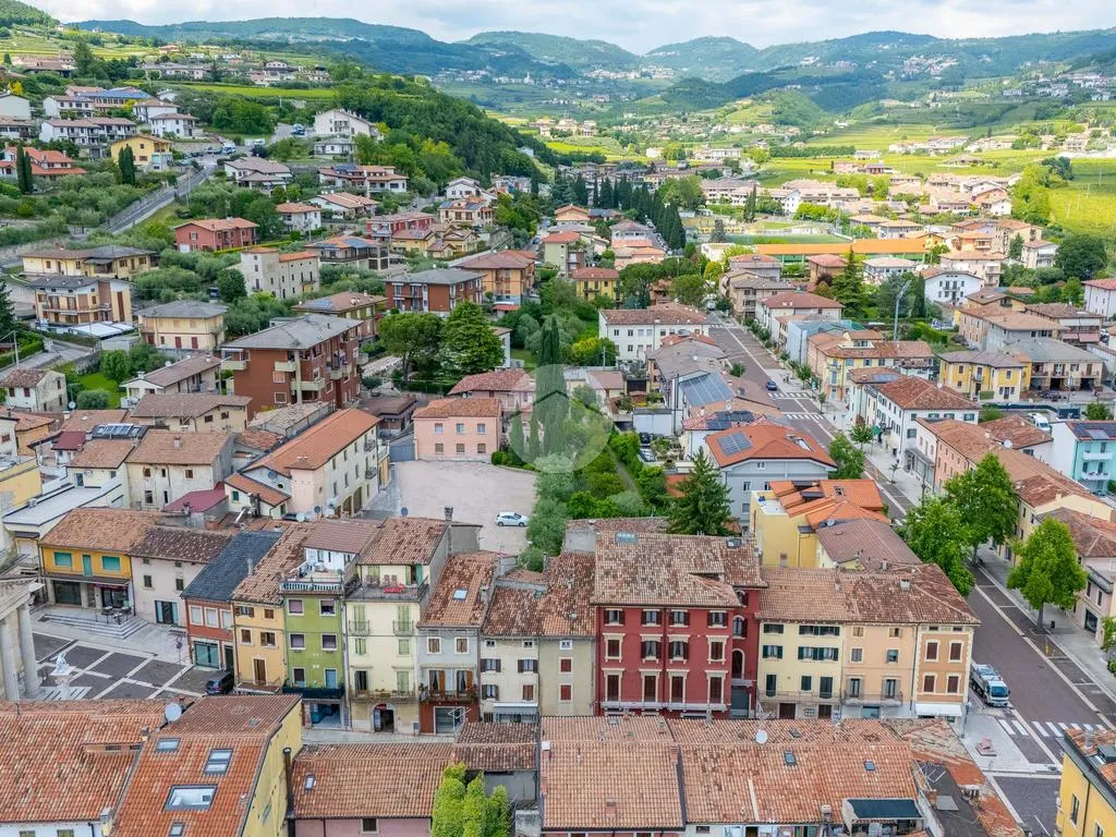 Vista aerea - Two-Terrace Palazzine in Historic Negrar