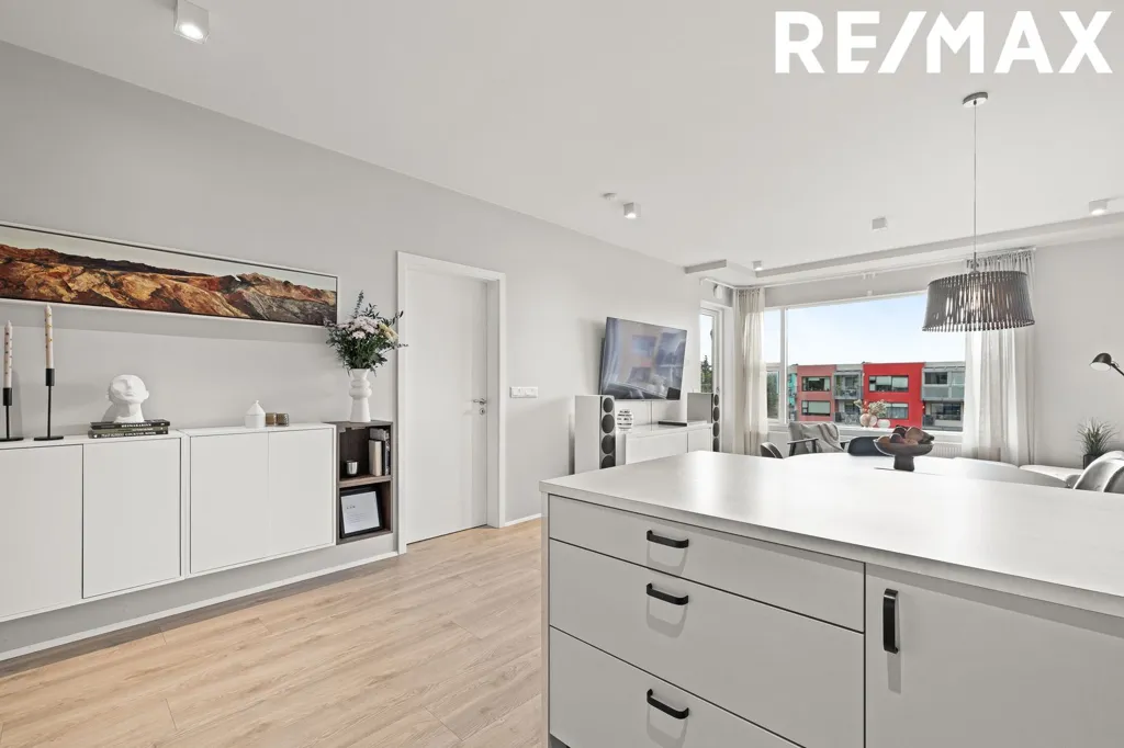 Cuisine - Apartment with Lift in Garðabær