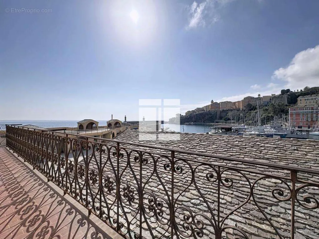Terrass - Duplex with Sea View on Quai des Martyrs