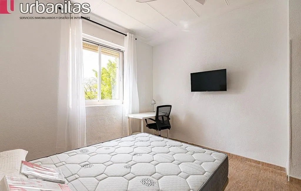 Chambres - Furnished Flat with Terrace in Vistabella