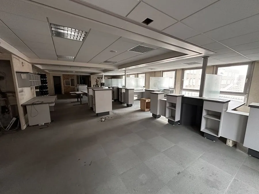 Kabinet - Office Space with Ascender in Metz