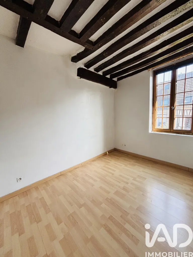 Toad - 3-Piece Apartment in Compiègne Centre