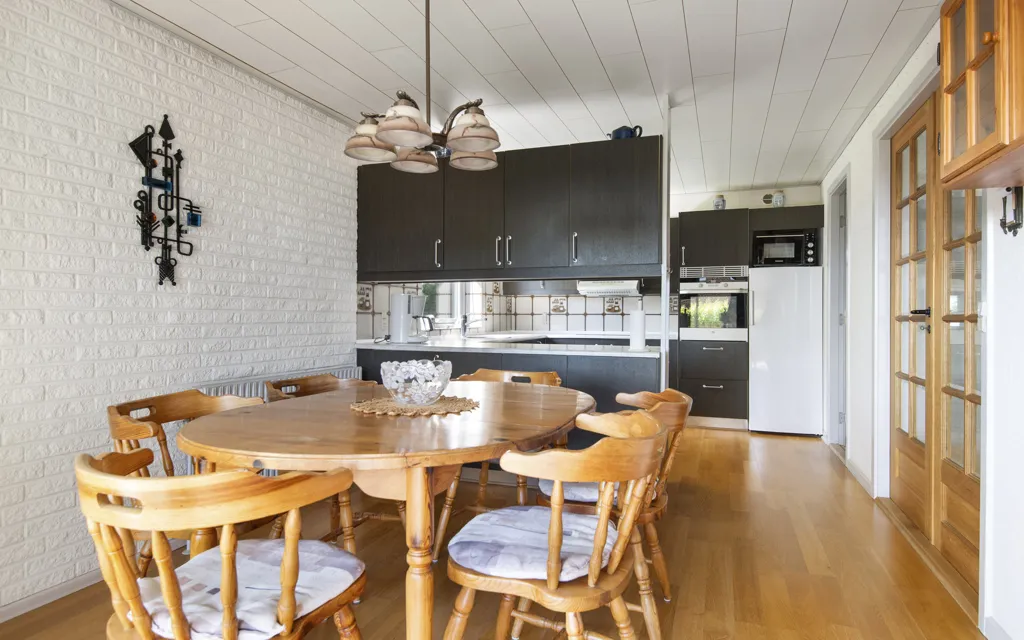 Salle à manger - Spacious House with Workshop Garage in Tårs