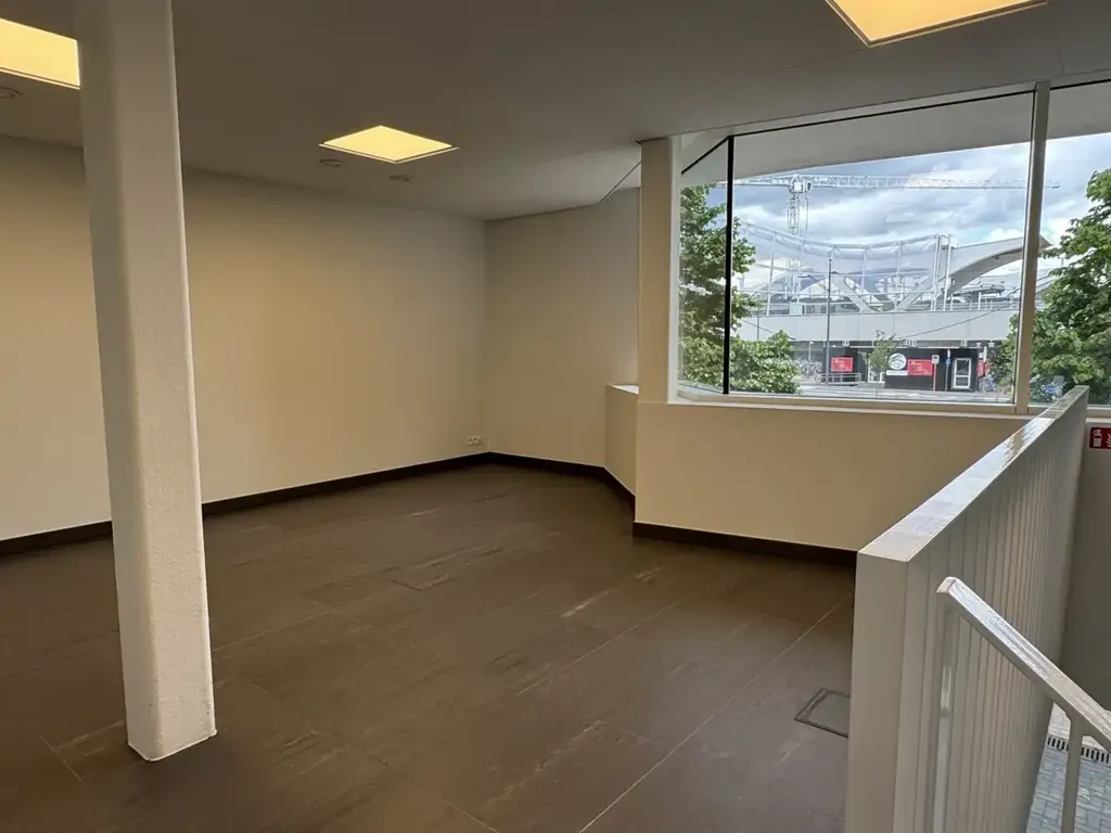 Toad - Office Space with Large Windows in Mechelen