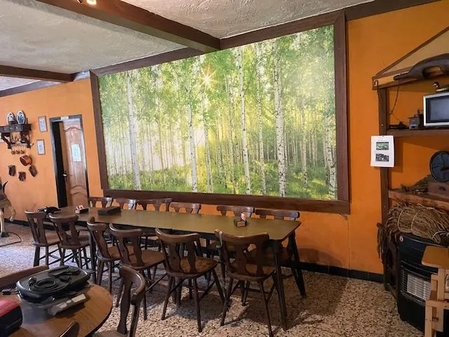 Salle à manger - Taverne en Activité avec Vue sur la Semois à Frahan