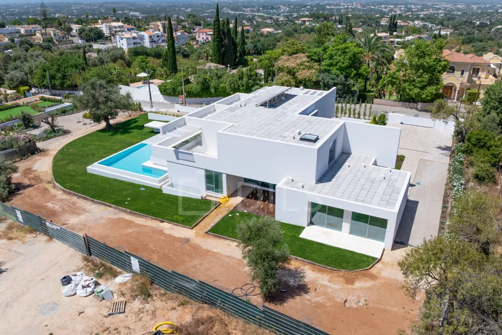 Aerial - Contemporary T5 with Pool in Loulé