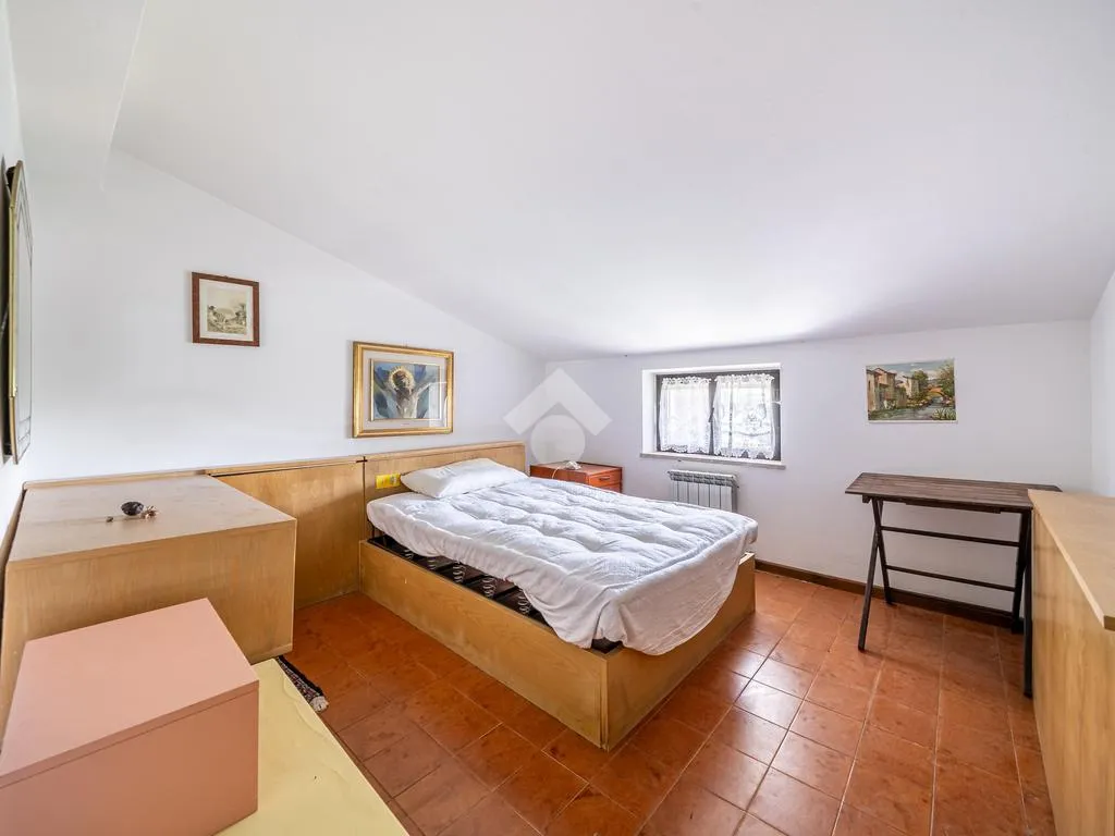 Magamistoad - Trifamiliare with Garden in Erbezzo