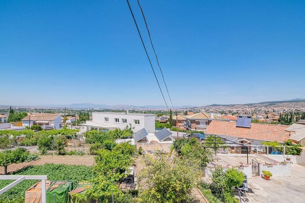 Aed - Chalet with Pool and Garden in Cajar