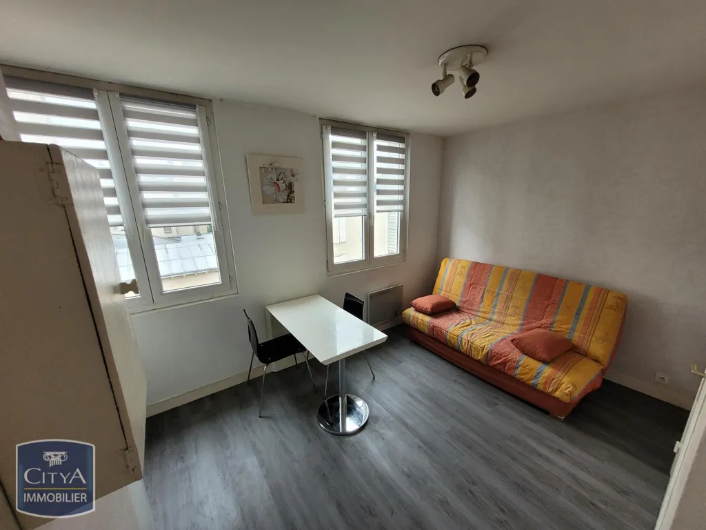 Elutuba - One-Bedroom Flat with Lift in Limoges