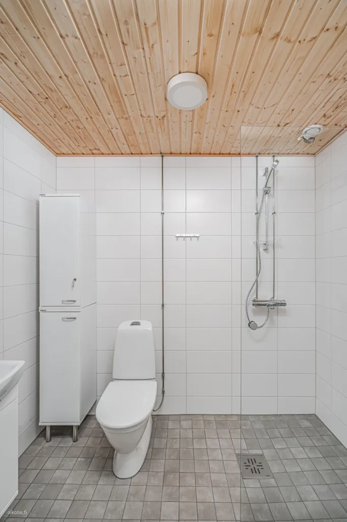 Salles de bain - Modern Flat with Balcony in Kirstinpuisto