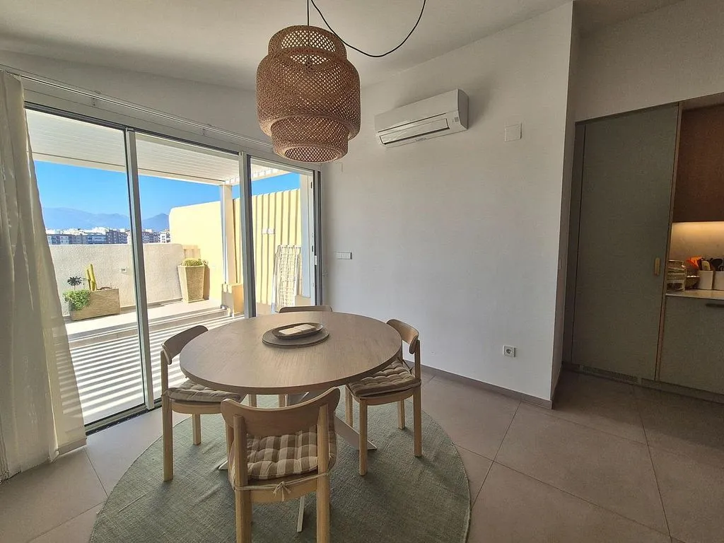 Comedor - Ático duplex con terraza en Carrer de l'Estatut Valencià
