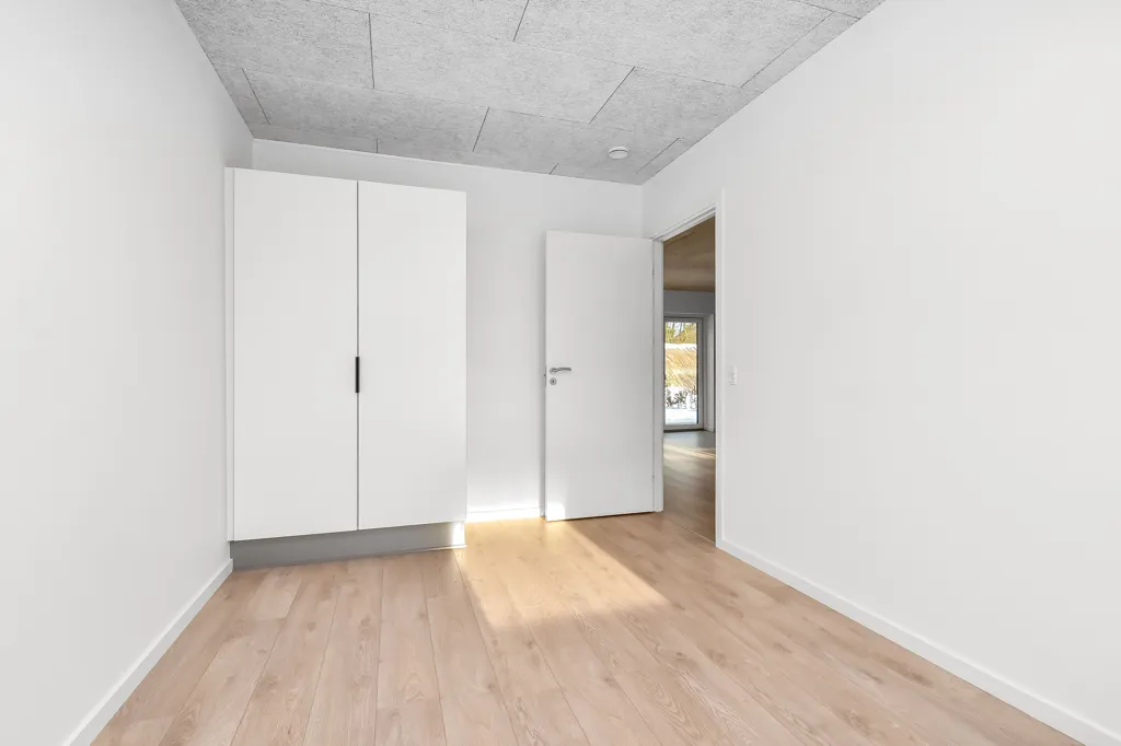 Pièces - Contemporary Row House with Balcony in Give