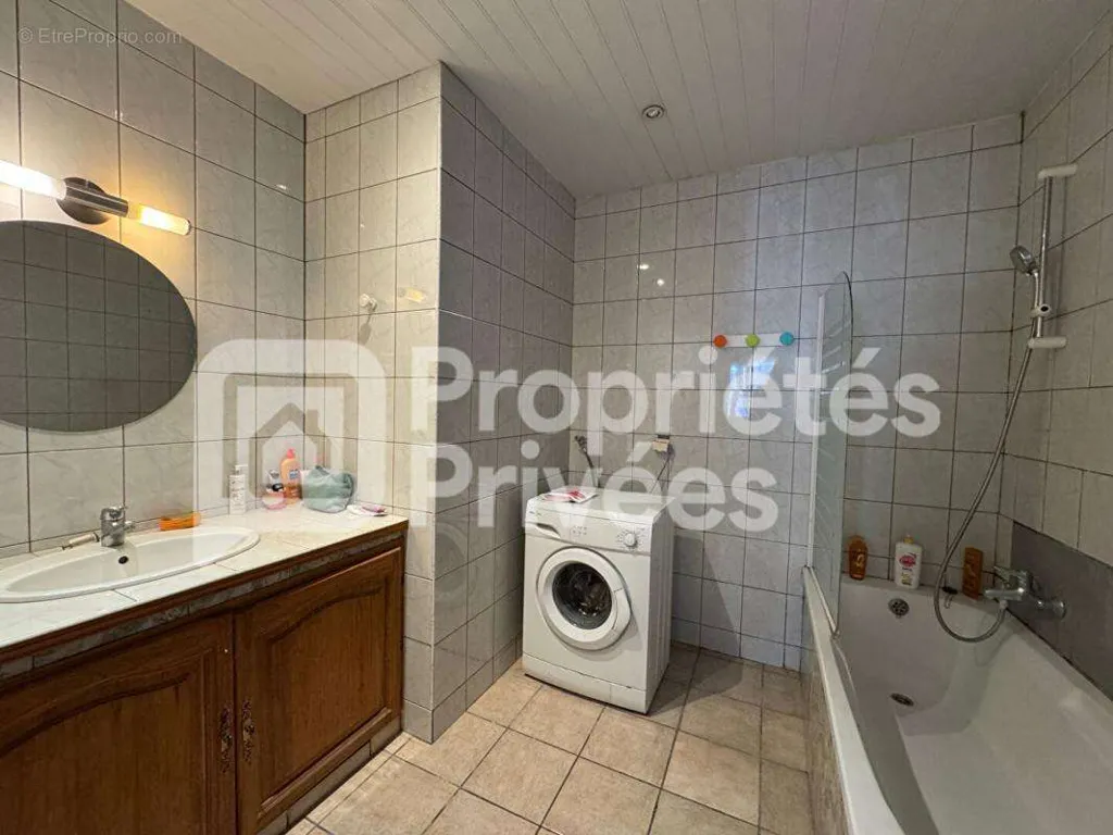Bagni - Individual House with Large Outdoor Space in Perpignan Centre