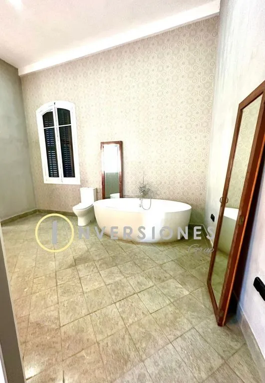 Vannitoad - Luxury Flat with Cultural Heritage in Manresa