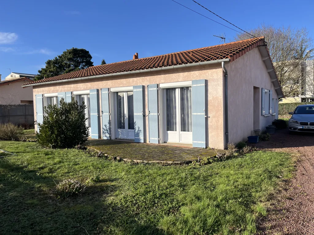 Maison de Plain Pied avec Jardin à Thouars