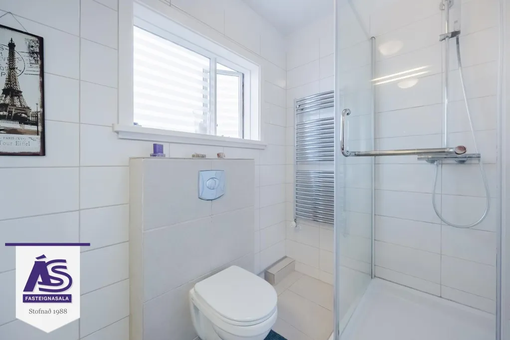 Bagni - 5-6 Bed Apartment with Sea View in Hafnarfjörður