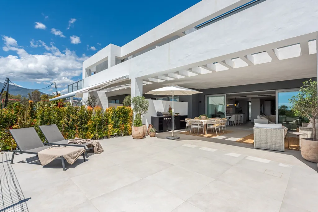 Terrasse - Modern Villa with West Views in San Pedro, Marbella